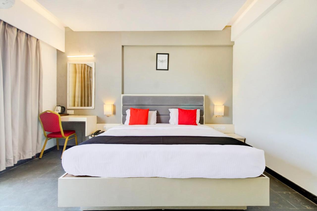 Capital O 77219 Hotel Dwarwata Dharwad Buitenkant foto