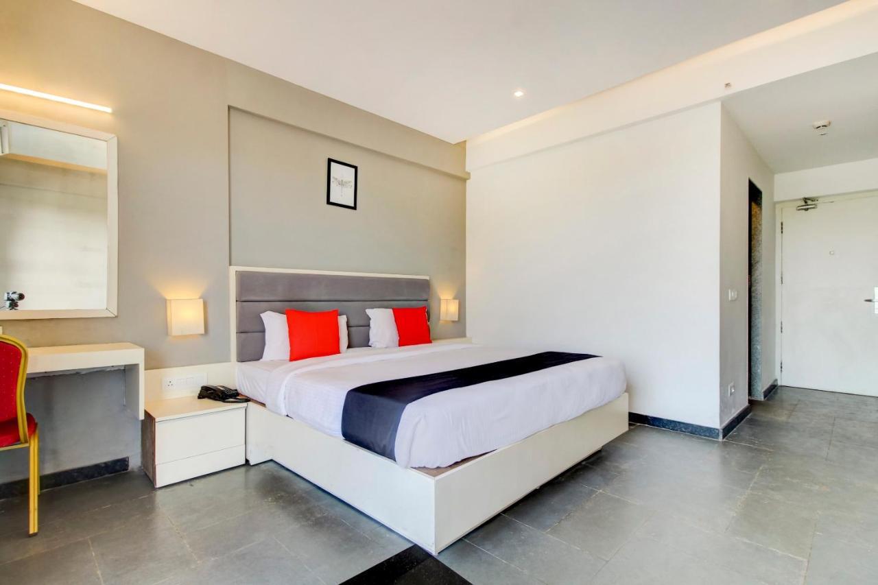 Capital O 77219 Hotel Dwarwata Dharwad Buitenkant foto